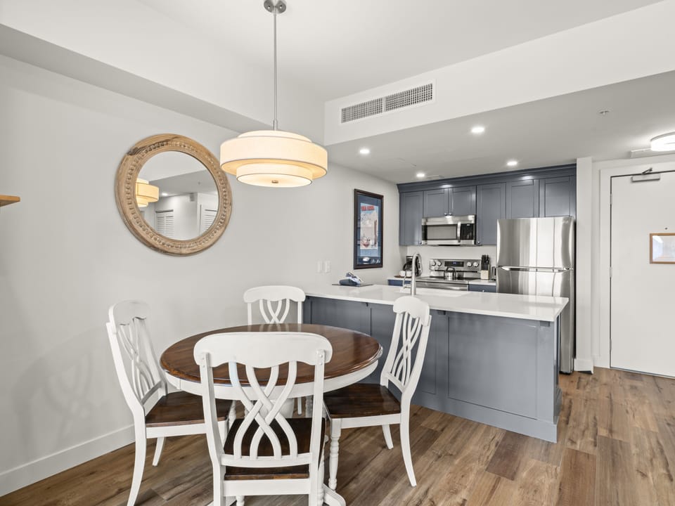 Dining Table / Kitchen