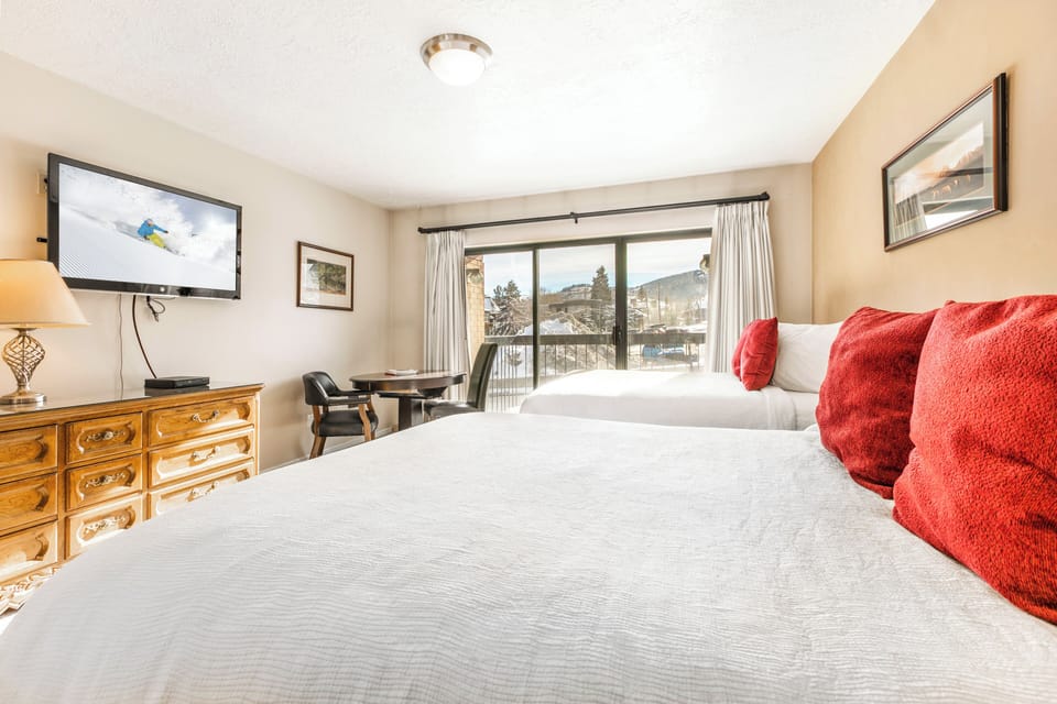 2 Queen Beds