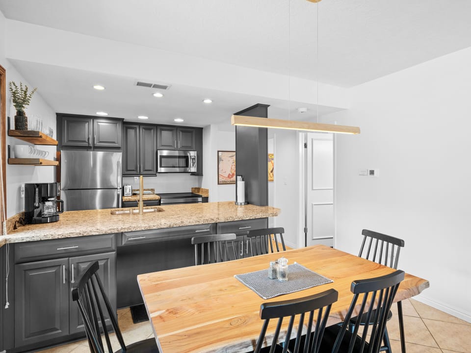 Kitchen / Dining