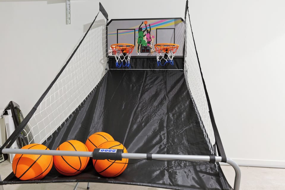 Basketball game 