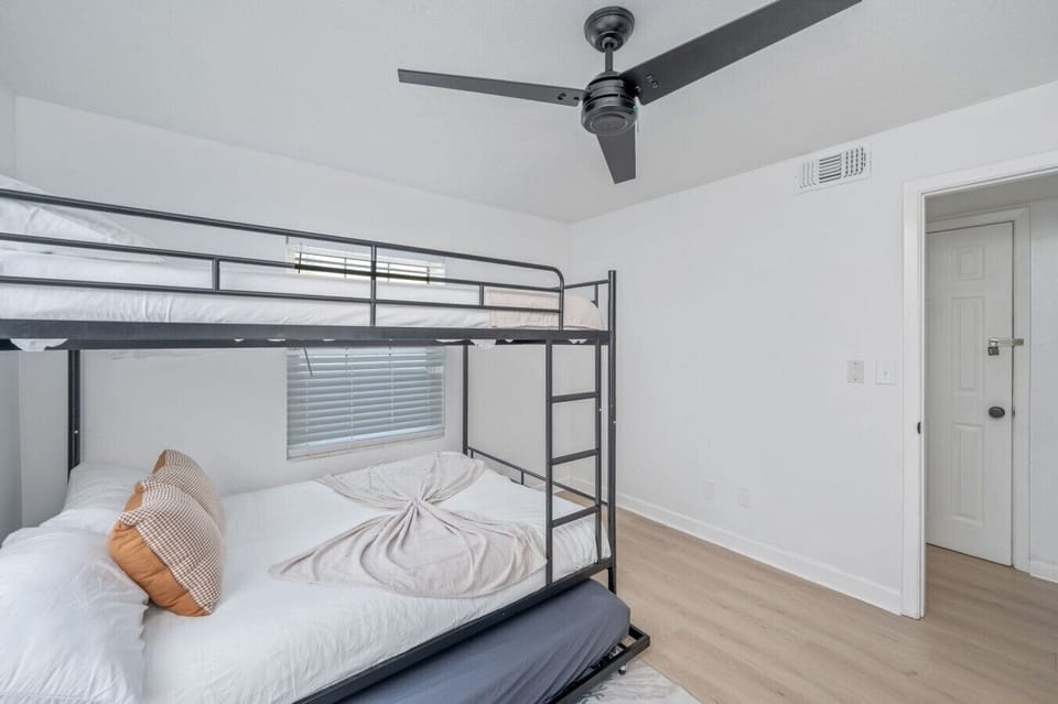 Second Bedroom - Bunk Bed
