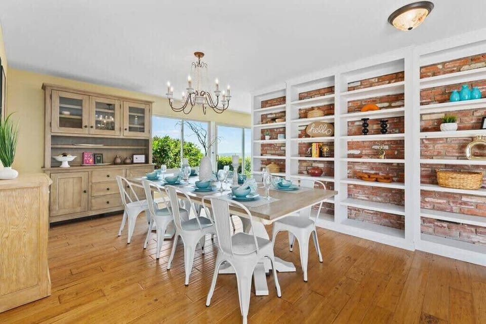 Dining area for 8 people