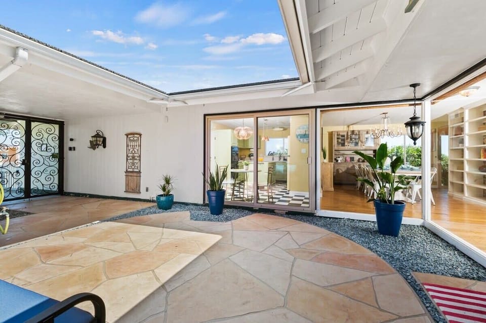 Central courtyard with opening ceiling