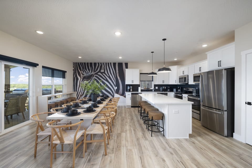 Dining space for everyone to gather!