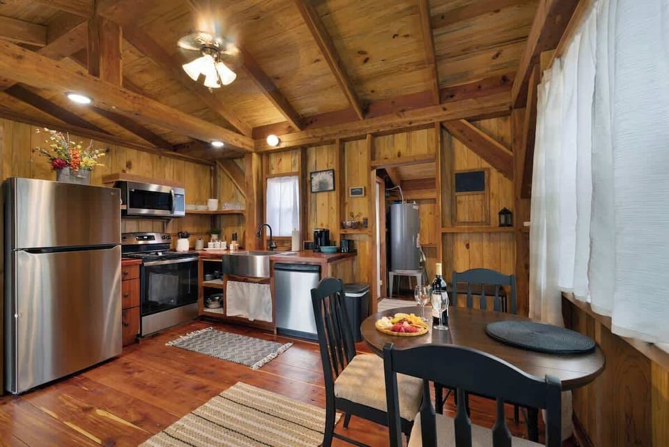 Full kitchen.