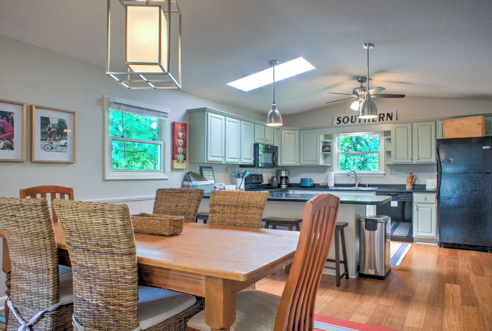 The Grape Escape - Dining Area