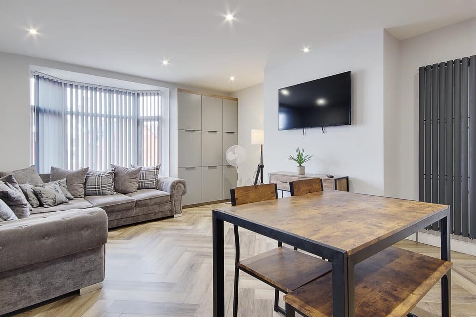 Living Room / Lounge