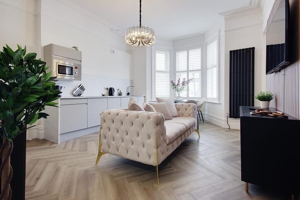 Living Room / Lounge