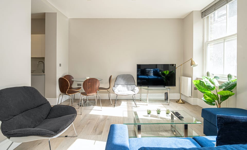 Living Room / Lounge