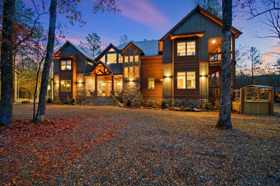 Welcome to Thunder Creek Lodge! 