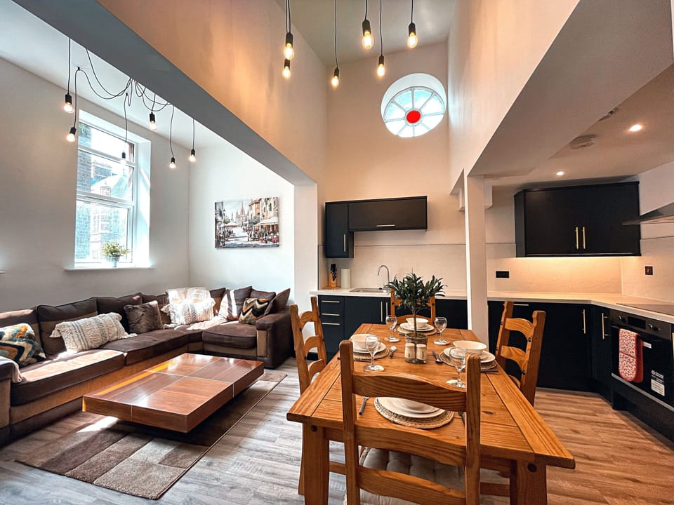 Living Room / Lounge