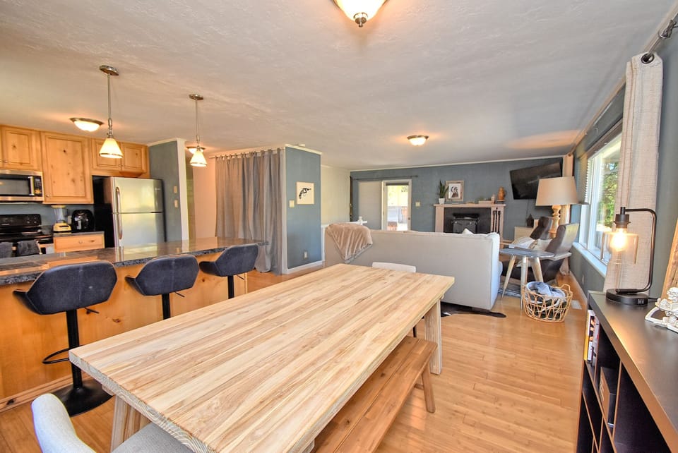Kitchen table and Island - seating for 8+