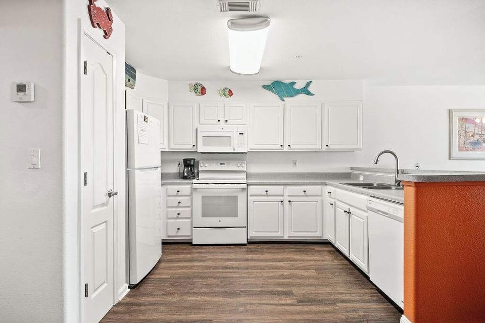 Our fully stocked kitchen is ready for any culinary adventure!