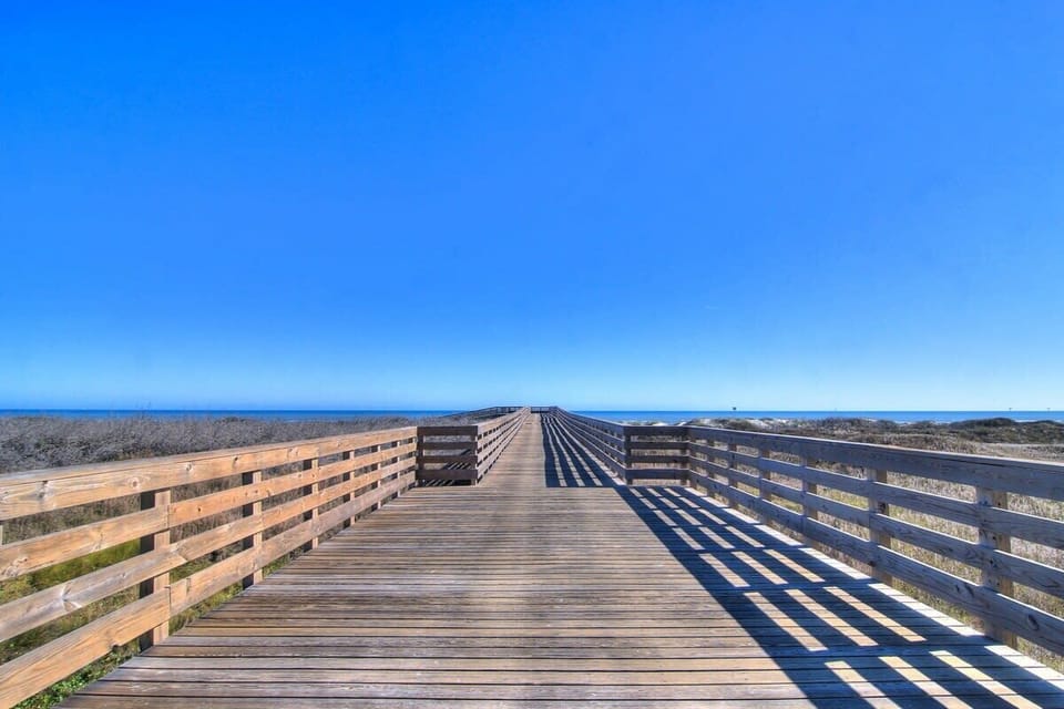 Golf cart accessible boardwalk