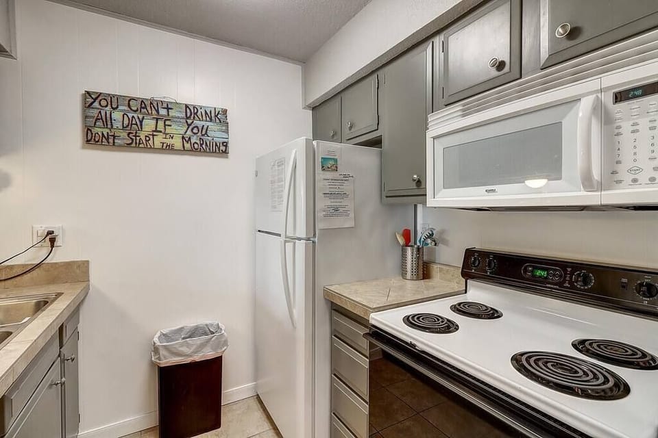 Compact yet fully equipped - our kitchen maximizes efficiency without compromising on functionality.
