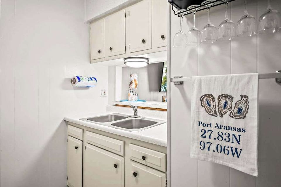 Gourmet chef or cereal enthusiast, you’ll love it here. Our kitchen has all the tools, space, and vibes you need to make mealtime part of the fun.