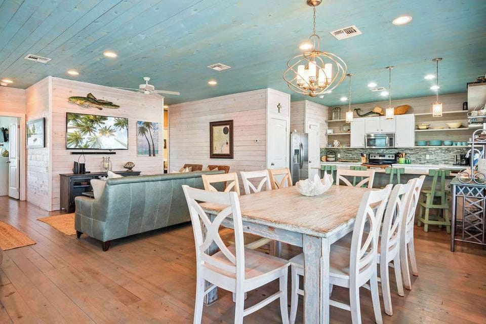 Welcome to the heart of the home—where the kitchen, dining, and living spaces flow together for effortless fun, family hangs, and all the good times. Cook, eat, relax, repeat!

