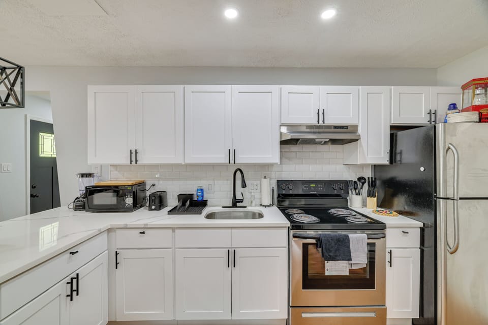Kitchen | Cooking Basics & Spices | Coffee Maker | Trash Bags & Paper Towels