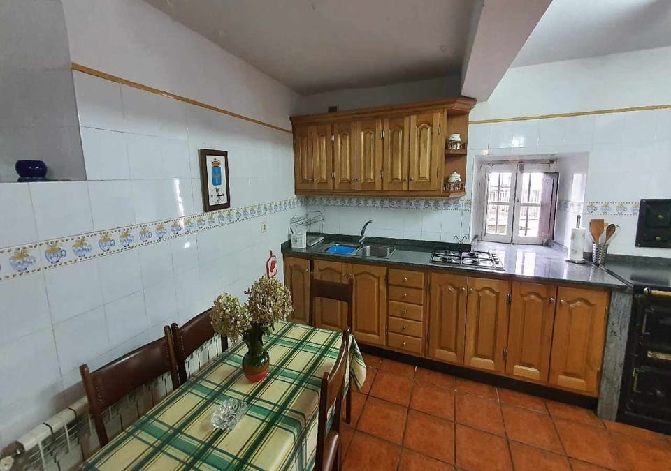 Kitchen or kitchenette,Dining area