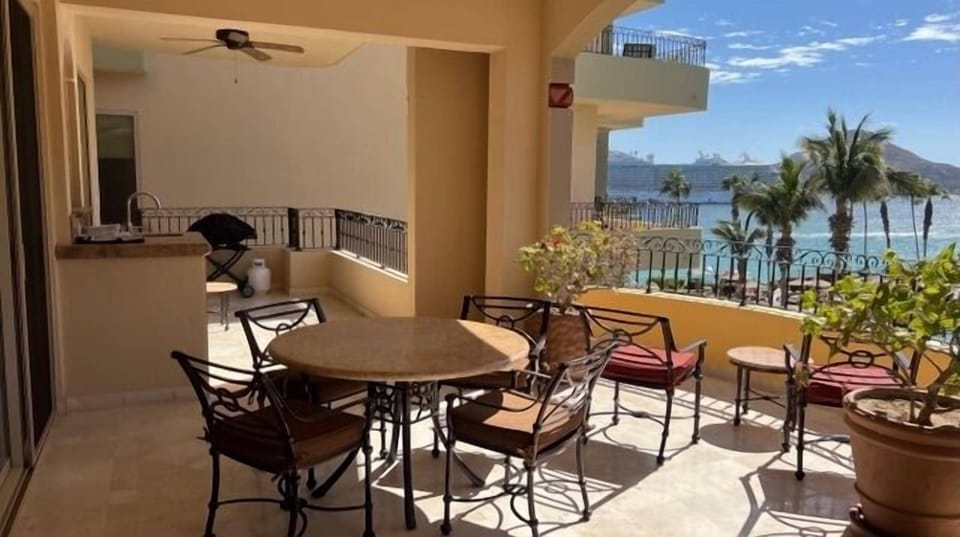 Balcony with grill and lounges