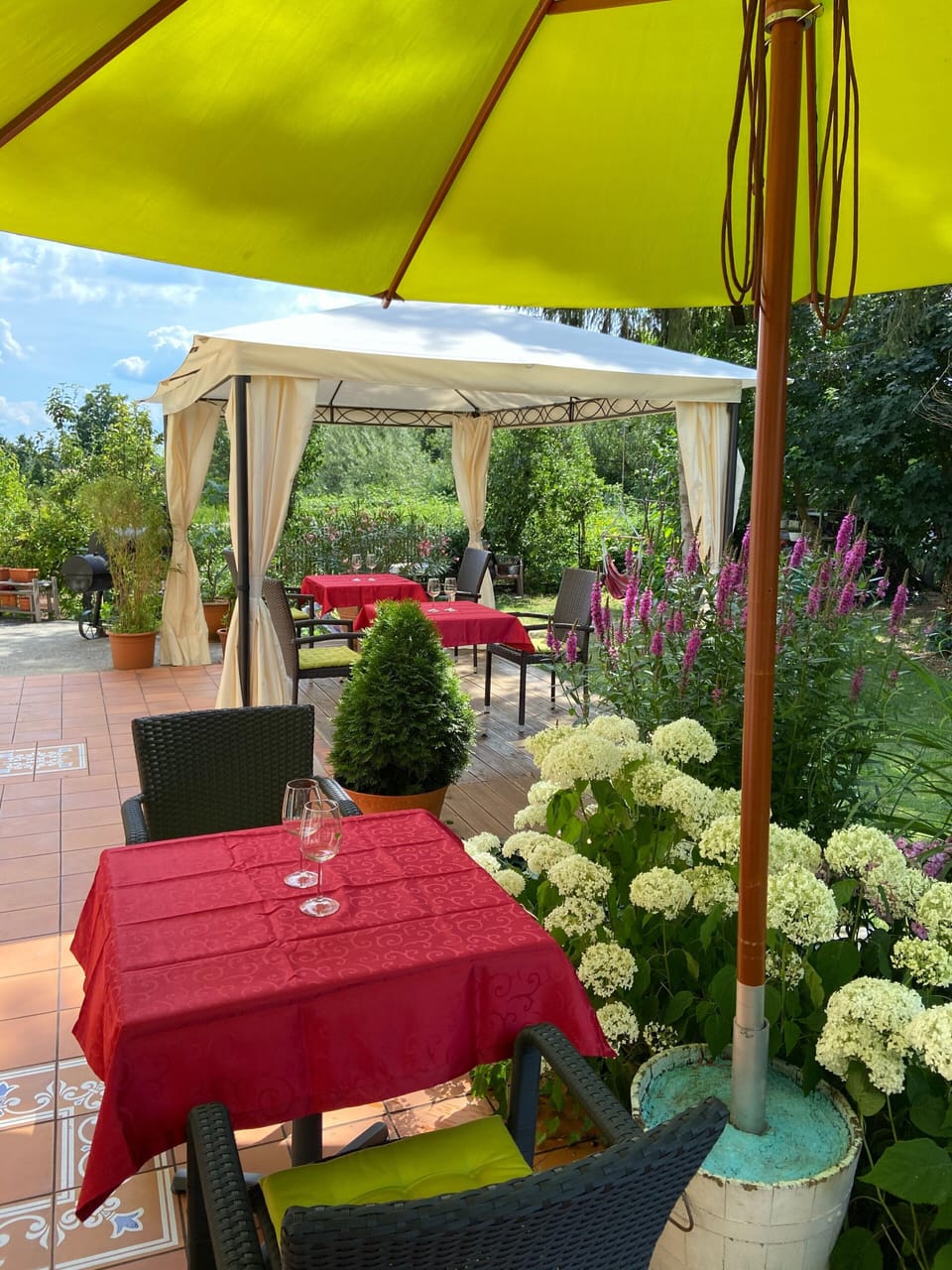 Outdoor dining