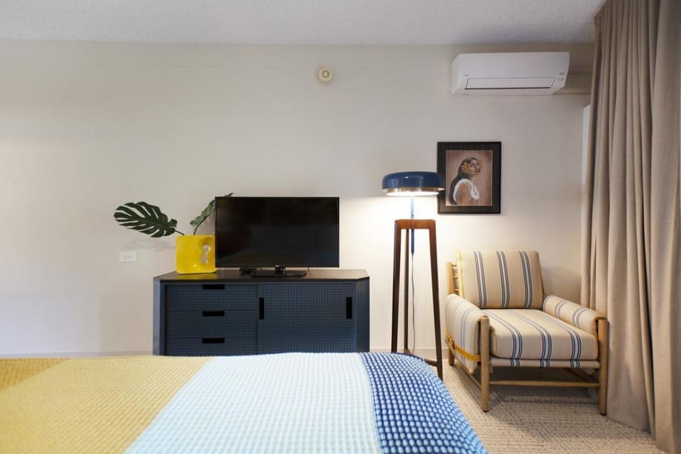 Comfortable unit with 1 King size bed