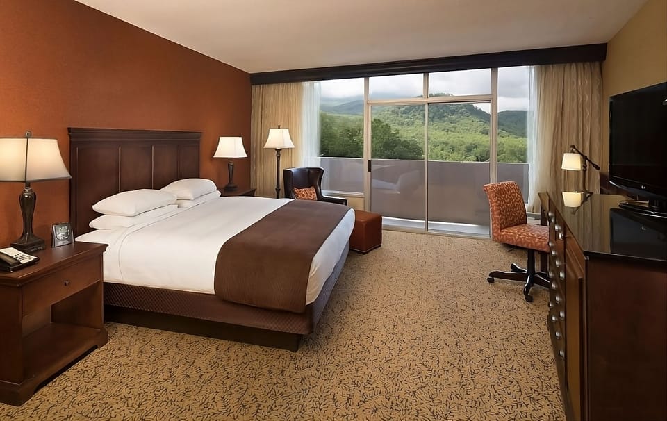 Linger by the window and savor tranquil mountain scenery.