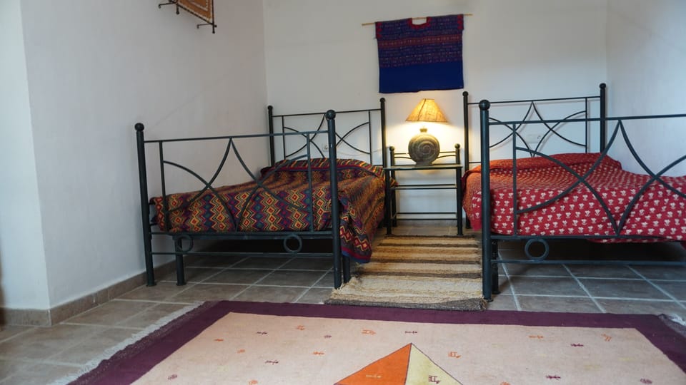 Upstais bedroom with 2 single beds, Almond Cortijo.