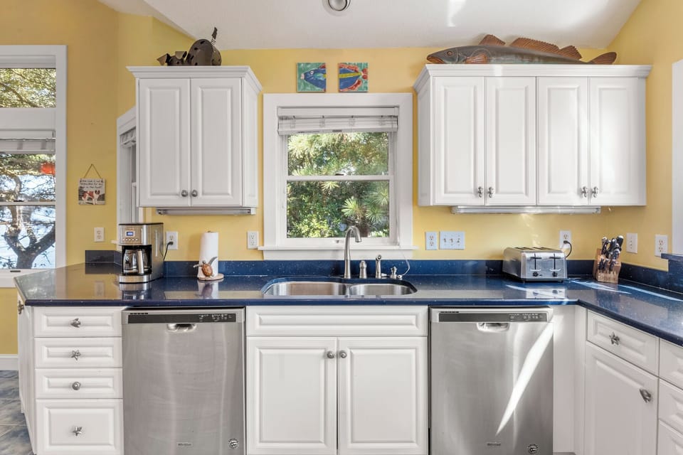 CL547: Animal House | Top Level Kitchen