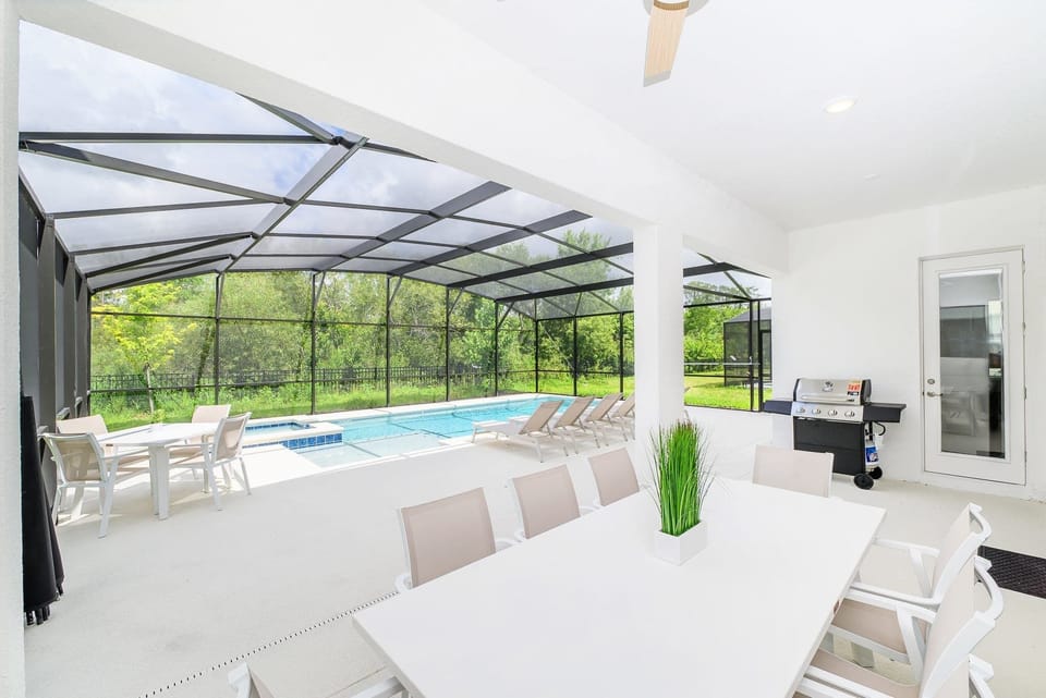 Poolside Dining Option with BBQ Grill