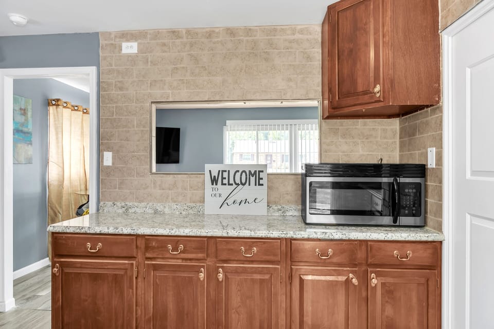 Indoors, Microwave, Oven, Kitchen, Cabinet