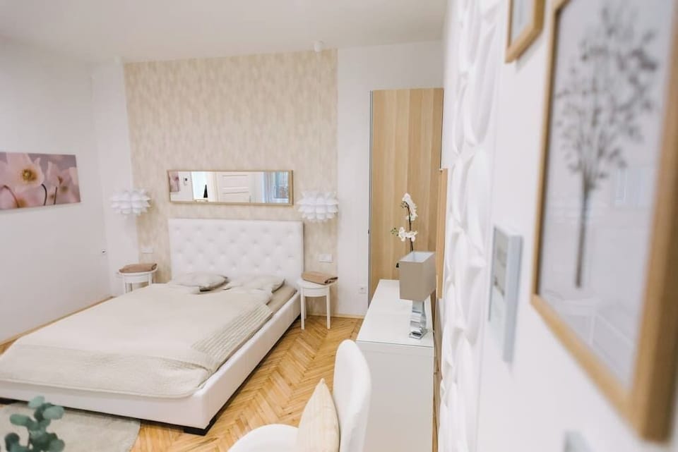 Bedroom (5)