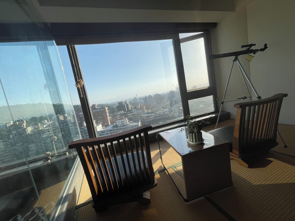 Tatami tea room. A double sized mattress can be added upon request.