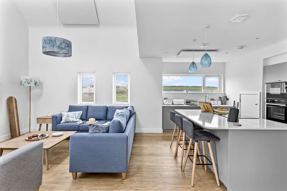 Sofa with seating for 8, Infra-red ceiling heaters and breakfast bar seating for 3 - 8 The Vista, Willingcott