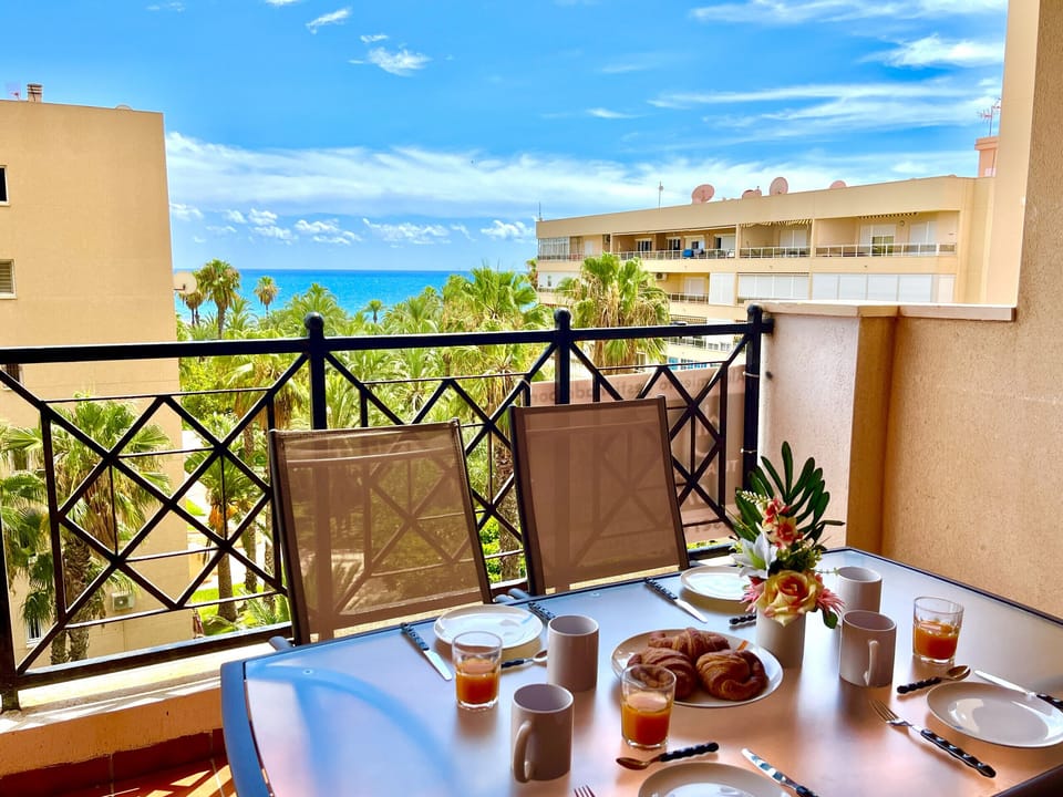 ‘Experience unforgettable moments on our terrace overlooking the sea, equipped with everything you need for your comfort’.
