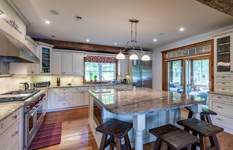 Kitchen &amp; Bar Seating (2)