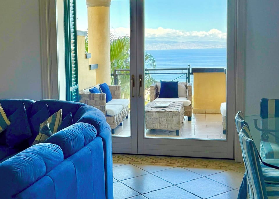PANORAMIC RESIDENCE TAORMINA Apartment with Sea View Pool Terrace