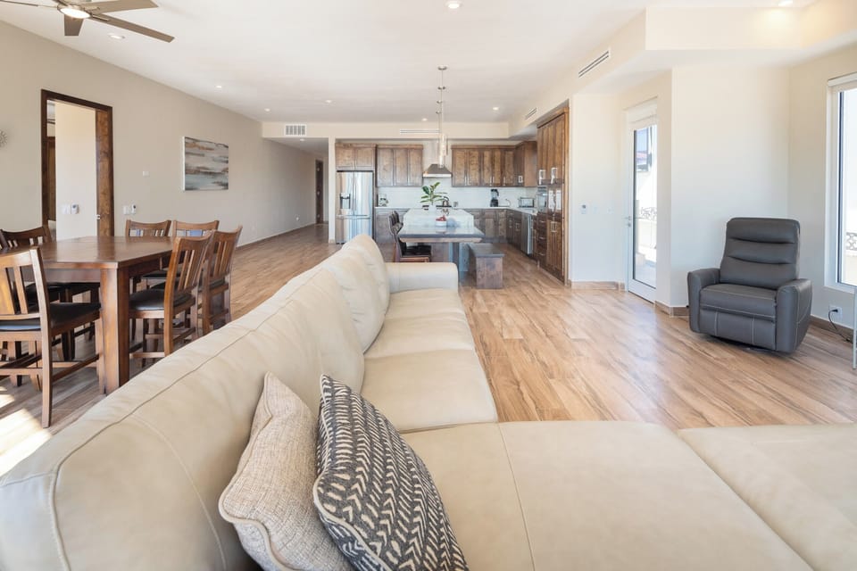 Living Room (2)