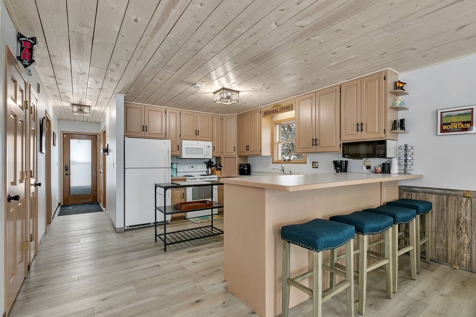 Plenty of space for morning breakfast.