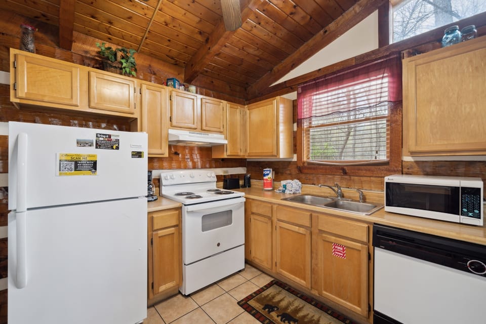 Indoors, Microwave, Oven, Refrigerator, Cooktop