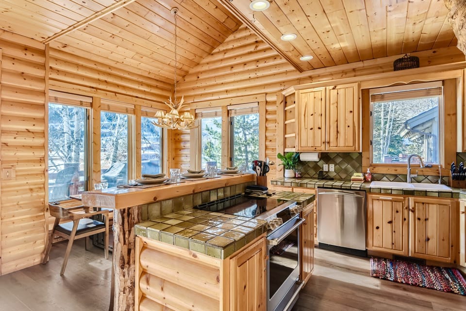 Kitchen Island with Breakfast Bar