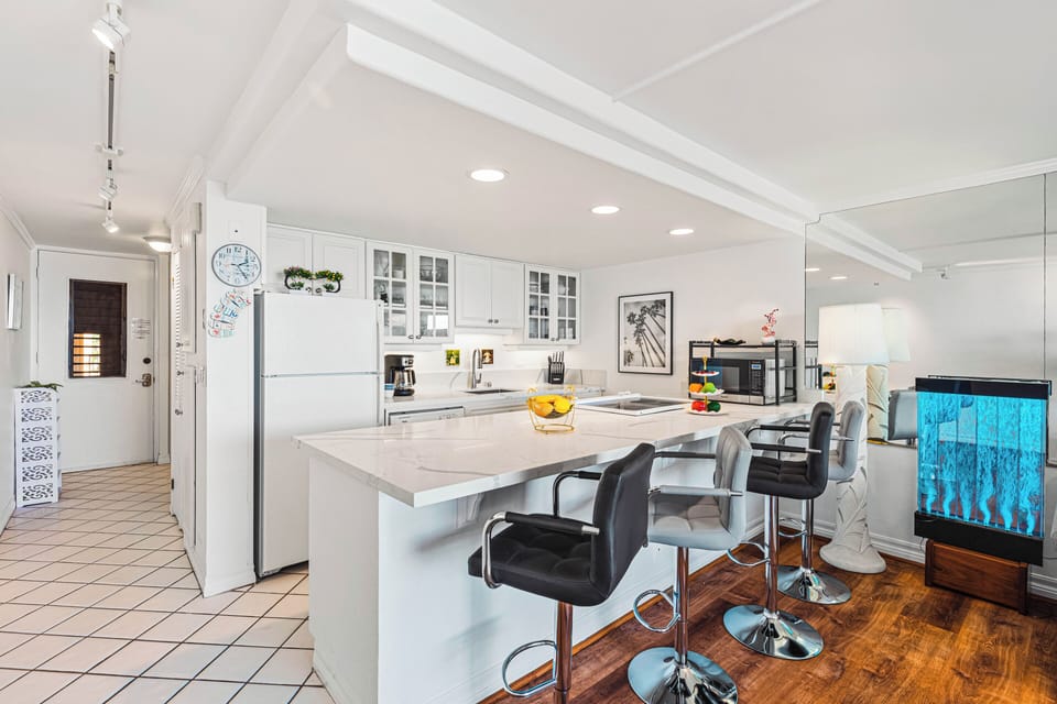 Additional counter seating for 4
