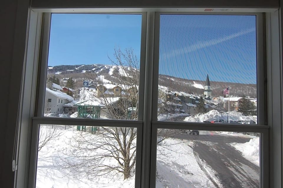 The quiet tranquility of winter at Stratton.