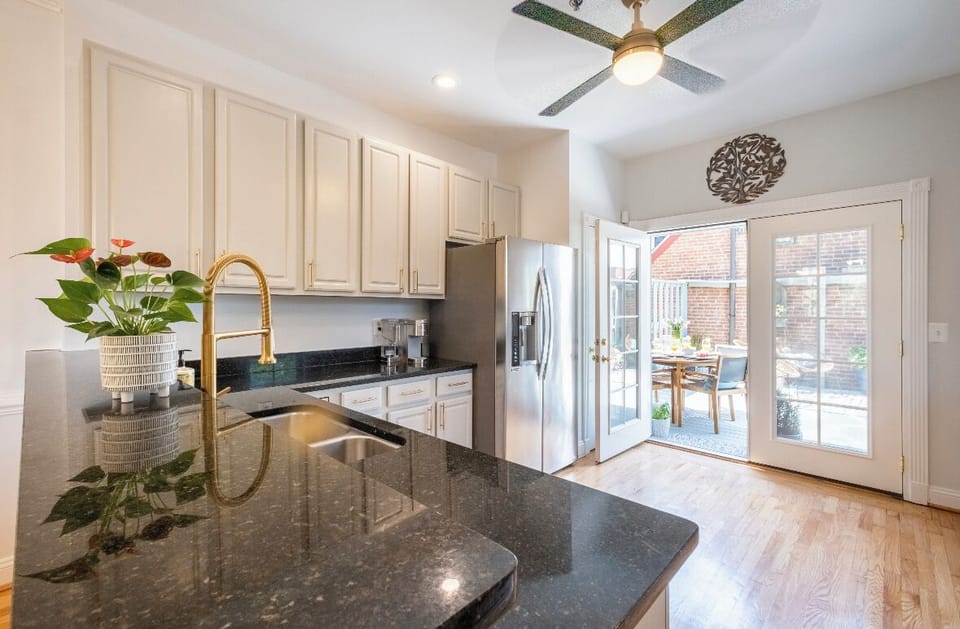 Chef's kitchen