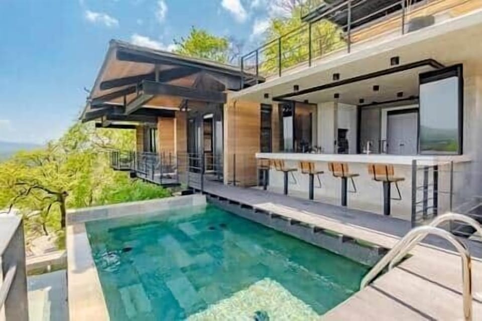 Luxury Infinity Pool with Scenic View