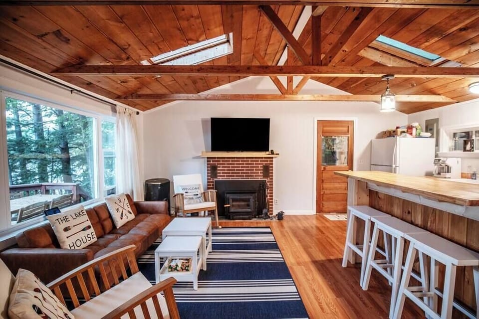 Tastefully decorated TV room, unwind in style.
