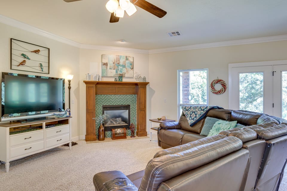 Noble Vacation Rental | 3BR | 2BA | 2,203 Sq Ft | Step-Free Access