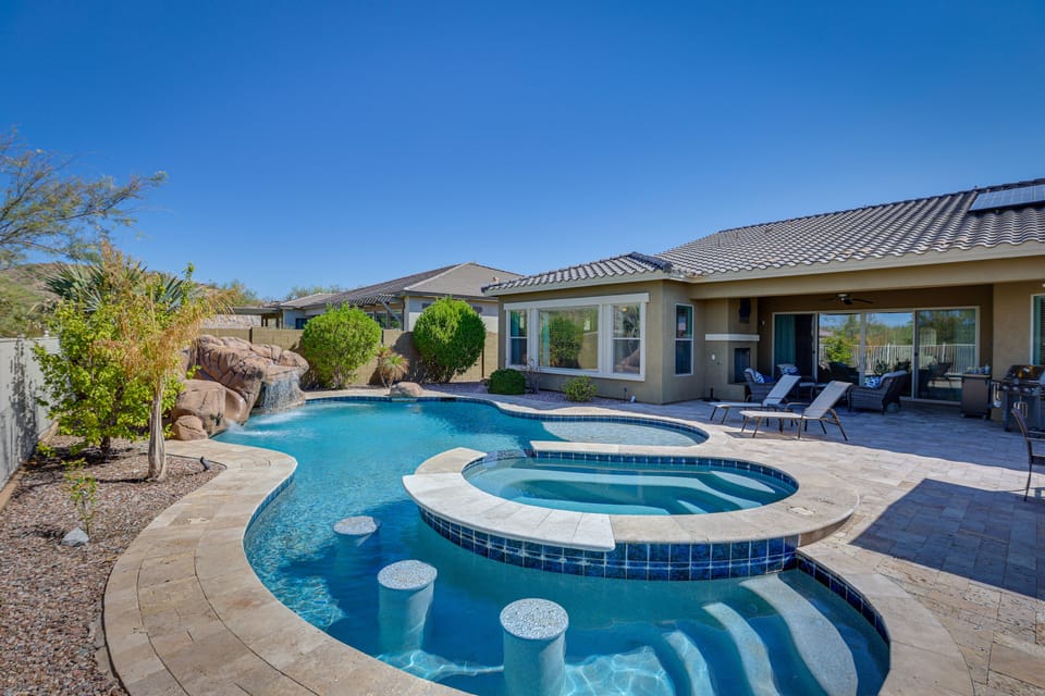 Goodyear Vacation Rental | 4BR | 3.5BA | 1 Half Step to Enter | 3,400 Sq Ft