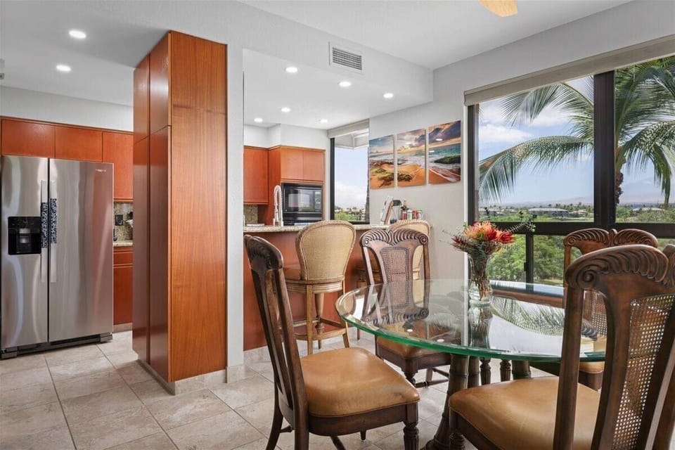 Dining Area and Kitchen.