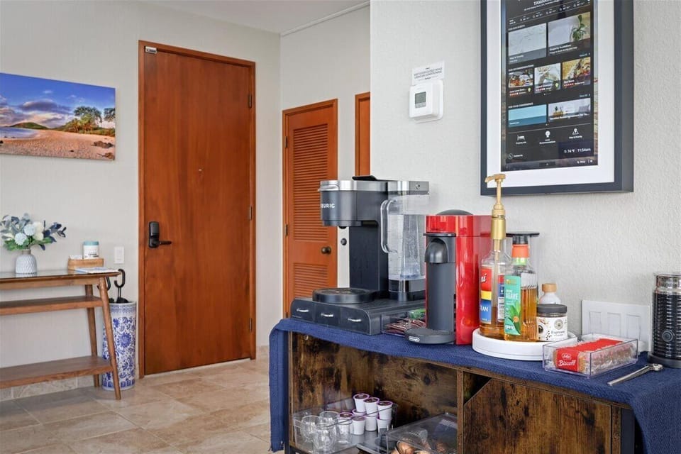 Entryway, Coffee Bar & Guest View Guide.